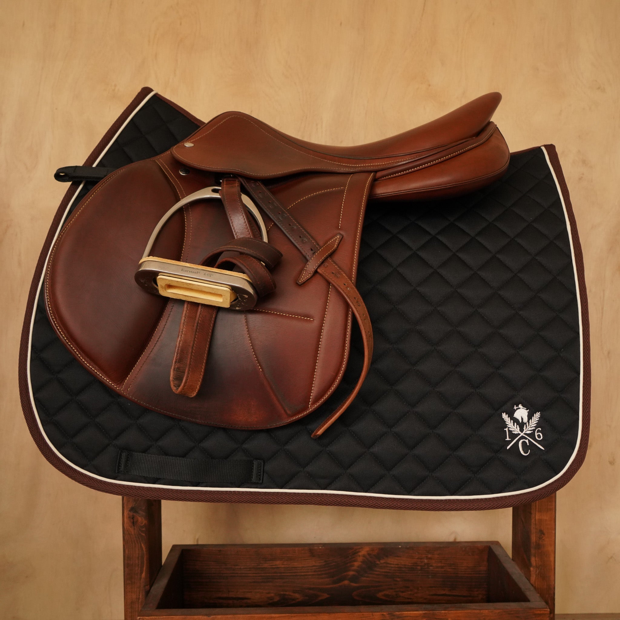 Daily Sport Jumper Saddle Pad - Black